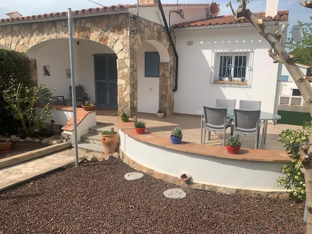 Delightful Villa Close To The Beach L' Escala 0*,