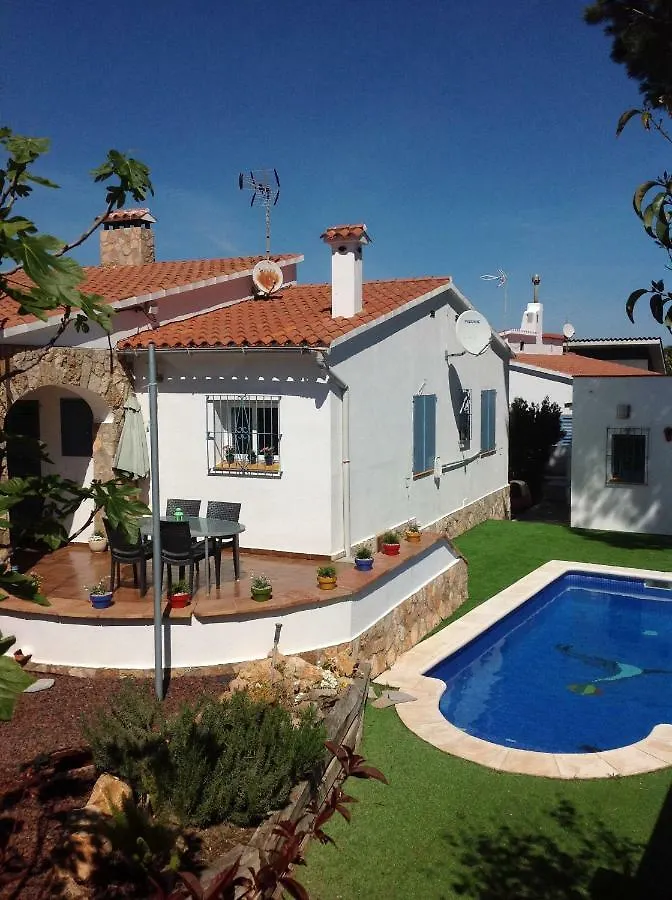 L' Escala Delightful Villa Close To The Beach